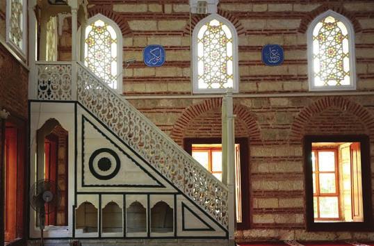 ESER Edirne kent merkezine yakın bir konumda Edirne nin en abidevi eserlerinden olan Selimiye Camii ne yürüyüş mesafesindedir.
