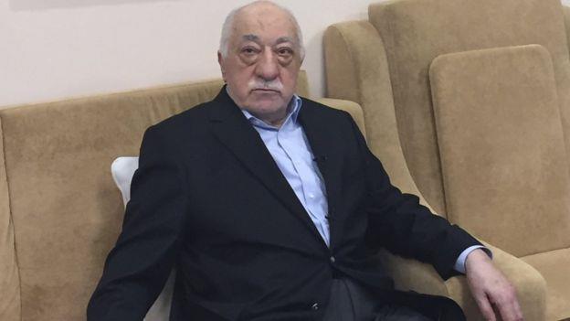 Gülen ile mücadele önemli bir öncelik oldu Türkiye açısından 15 Temmuz darbe girişiminin ardından dış politikanın en önemli önceliğini Gülen'in iadesi ve cemaatin yurt dışındaki faaliyetleriyle