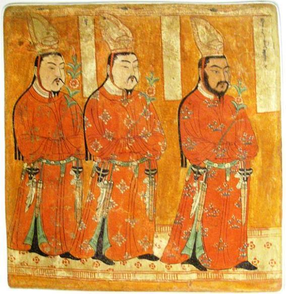 44 Şekil 6: Uygur dönemine ait bir fresk. Uygurlar dönemiyle birlikte yerleşik yaşama geçiş hız kazanmıştır. Böylece göçebe yaşam sürenlerin yanında, yerleşime uygun alanlarda şehirler kurmuşlardır.