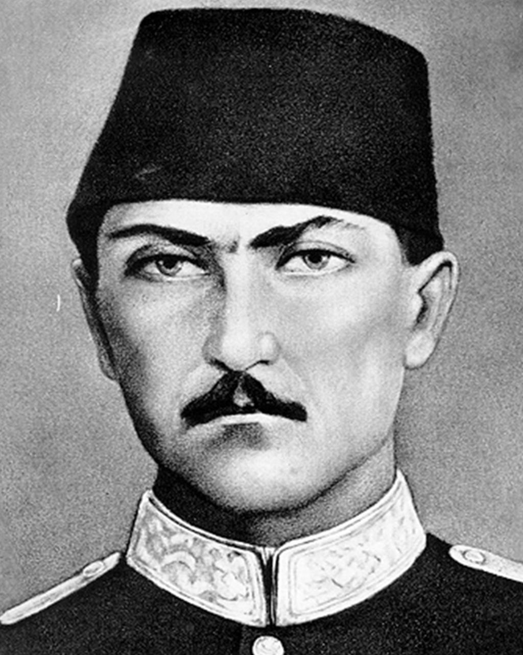 Babam Ali Rıza Bey Babam, gümrük memuruymuş.