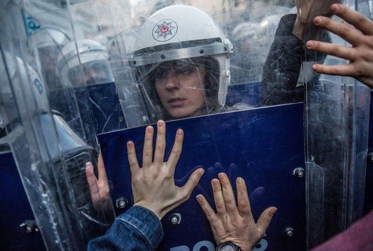 Duymaz, İstanbul 2. Sulh Ceza Hâkimliği kararıyla 1 aydan uzun süredir ev hapsinde tutuluyor. Örgüt propagandası ile suçlanan 67 yaşındaki Duymaz hakkında İstanbul 28.