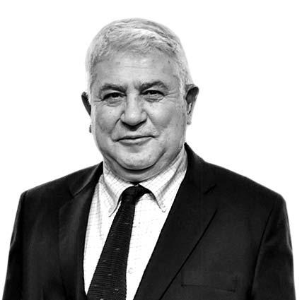 1994-1996 yılları arasında Bank Ekspres Genel Müdürü, 1996-2000 yılları arasında Osmanlı Bankası Genel Müdürü, 2001-2005 yılları arasında Tansaş Yönetim Kurulu Başkanı, 2002-2006 yılları arasında