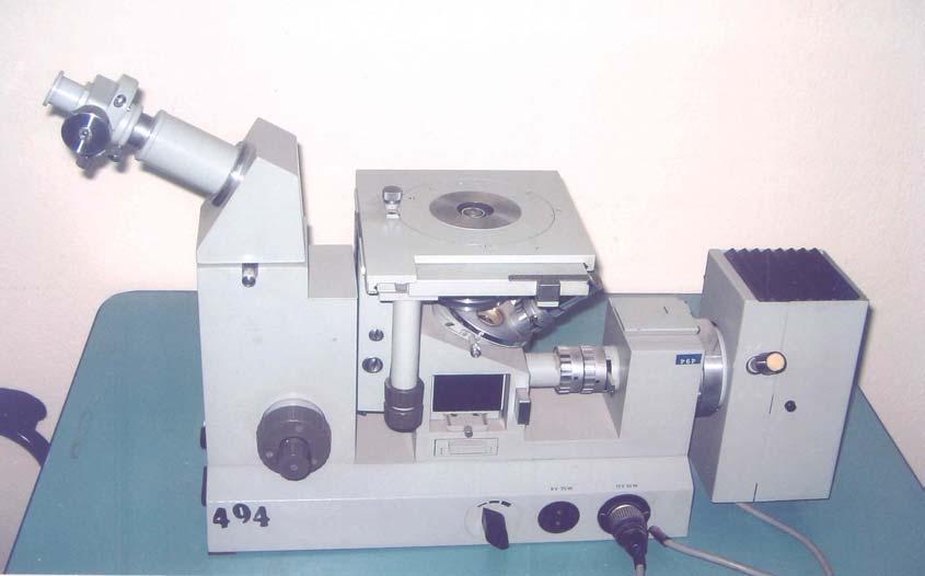 Bölümü nde Vickers mikrosertlik ölçüm cihazı (Carl Zeiss Jena M 1192, Hegestelft, Almanya) kullanılarak ölçüldü (Resim 7). Resim 7.
