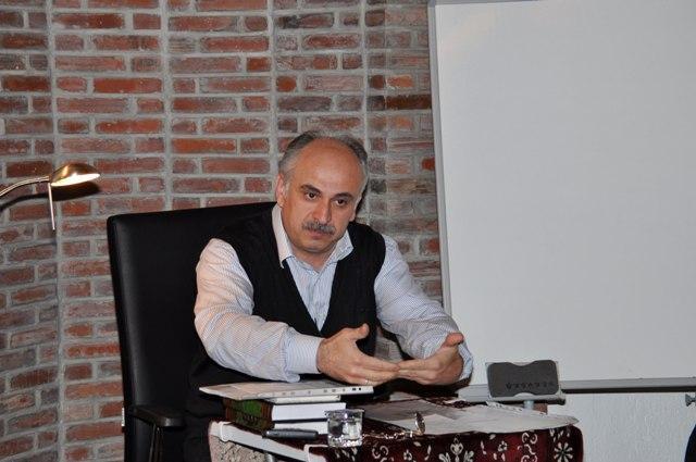 PROF. DR. İHSAN FAZLIOĞLU İLE RÖPORTAJLAR SERİSİ-V: ŞEHİR VE KİTAP ÜZERİNE 1 5 Uzun süredir, doğu ve batı kültürünün klasik eserleri ile meşgulsünüz.