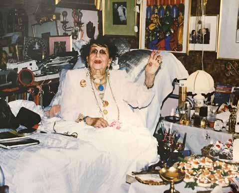 DALiDA 1978 Fahrelnissa Zeid (1901-1991) 1901 yılında İstanbul da doğdu. Sadrazam Cevat Paşa nın kardeşi diplomat, asker, fotoğrafçı ve tarihçi Şakir Paşa nın kızıdır.