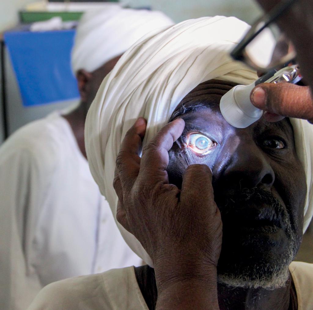 KATARAKT 100 bin kişinin gözlerini açtık Son 10 yılda yaptığı çalışmalarla Afrika kıtasındaki 100 bin katarakt hastasının yeniden görmesini sağlayan İHH, çalışmalarını dünya geneline yayıyor.