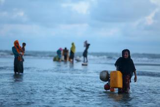 Raporda Arakan daki Müslüman gruba (Rohingyalar) bazı haklar verilmesi talep ediliyordu. Rohingyalar evlerini terk ederek ormanlara ve dağlara kaçmaya başladı.