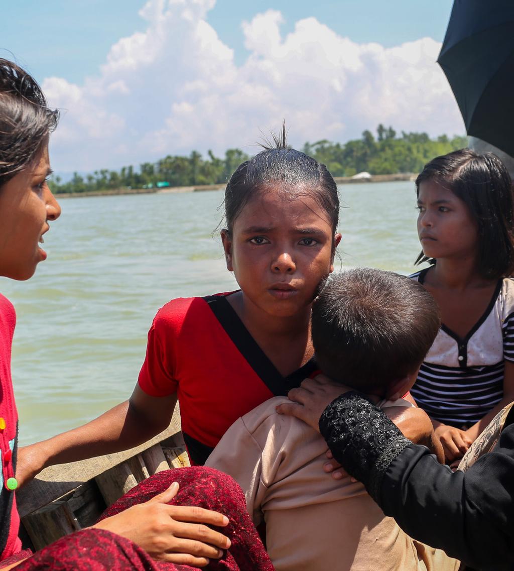 ARAKAN ŞAHİTLİKLERİ Erhan İdiz - Bangladeş Ölümden yokluğa kaçış Arakan sınırındayım. Bir grup Rohingya ile Bangladeş e geçmeye çalışıyoruz. Bindiğimiz tekne iki çocuğa emanet.