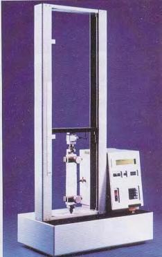 4. MATERYAL ve METOD Halit Fikret TAMTÜRK.Kullanılan Malzemeler : - Universal Mukavemet Test Cihazı (UT350, Şekil 4.15) - 30 cm cetvel - Şekil 4.15. Universal Mukavemet Test Cihazı (SDL, 1998).