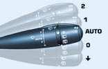 66 - Görüş Otomatik cam sileceği kumandası ile donatılmış araç İşleyiş kontrolü Bu kumanda ile donatılmış araçlarda, AUTO konumunda, cam sileceği otomatik olarak çalışır ve yağış şiddetine göre