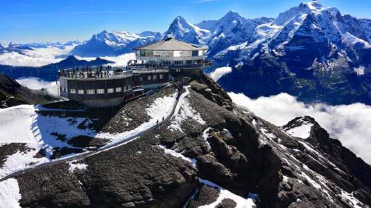 [4] [5] Jungfraujoch (Kanton Bern, Kanton Wallis) Eiger ve Mönch le birlikte üçlü olarak anılan Jungfrau, Avrupa nın en yüksek tren istasyonuna ev sahipliği yapıyor ve 3454 metre yükseklikte yer