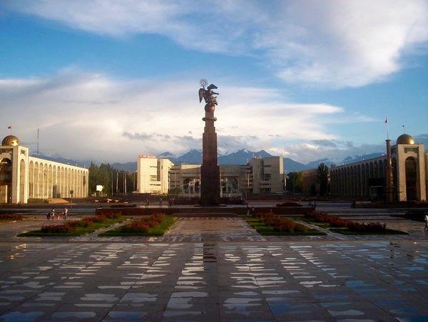 2. Gün 01 Eylül Cumartesi Almatı - Bişkek Kahvaltıdan sonra Kırgızistan Cumhuriyeti'nin başkenti Bişkek'e doğru yola çıkıyoruz.