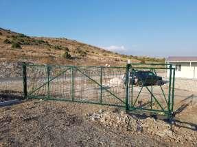 Höyük kazı alanına giriş