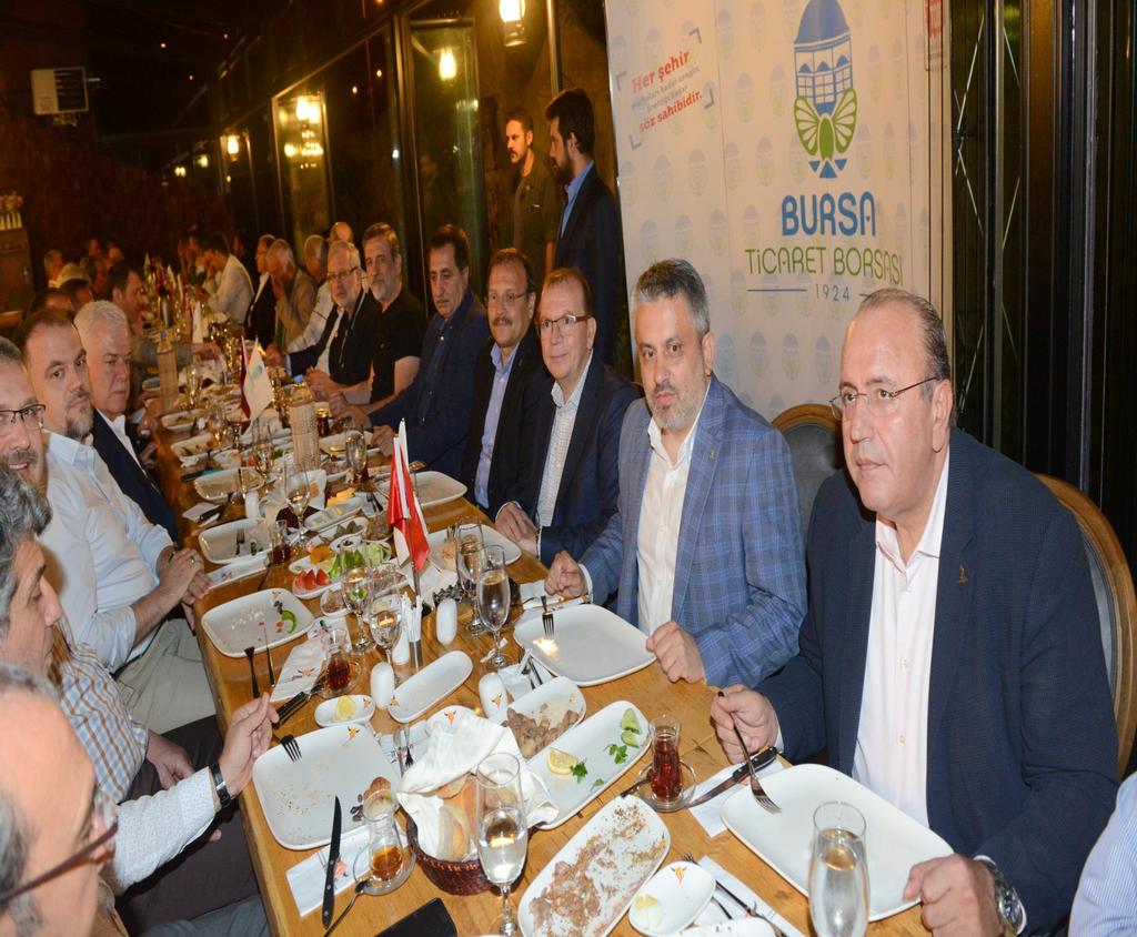 BTB Yönetim Kurulu Başkanı Özer Matlı ile BTB Meclis Başkanı Mehmet Aydın ın ev sahipliği yaptığı sahur programına; Başbakan Yardımcısı Hakan Çavuşoğlu, Bursa Valisi İzzettin Küçük, Bursa İl Garnizon