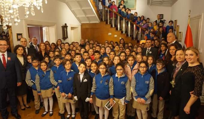 Geziler ATA MIZI SELANİK TE ANDIK 145 öğrenci ve öğretmenimizin katılımıyla Ulu Önder Mustafa Kemal