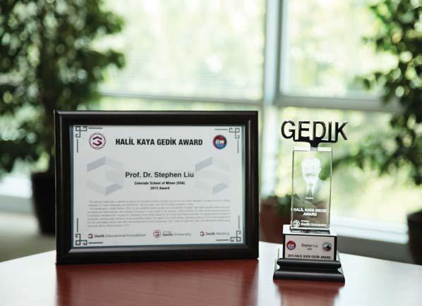 gündem Kaynak bilim ve teknolojisinde verilen ilk ve tek uluslararası Türk ödülü HALİL KAYA GEDİK ÖDÜLÜ 2013 senesinde Uluslararası Kaynak Federasyonun her sene farklı akademik çalışmalar için