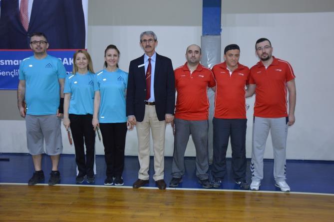 Hem Spor ve Eğlence, Hem Sosyal Sorumluluk Masa Tenisi Turnuvasına katılım sağlayan firmalara organizasyon tarafından teşekkür etmek üzere tören düzenlendi.