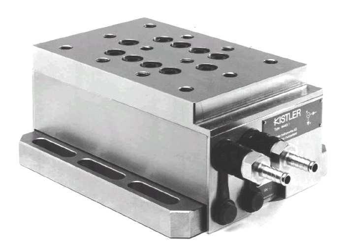 36 ġekil 4.4. Kistler Dinamometre Yük amplifikatörü olarak Kistler 5019b tipi yük amplifikatörü kullanılmıģtır. (ġekil 4.