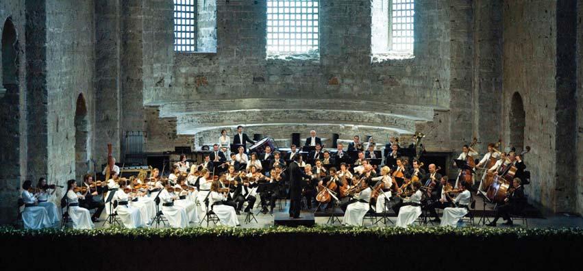 kültür - sanat İstanbul Müzik Festivali; müzikseverleri Amerika nın batı yakasından Rusya ya, İspanya dan Buenos Aires, Venedik, Hint Okyanusu ve Meksika ya uzanan geniş bir coğrafyanın müzikal