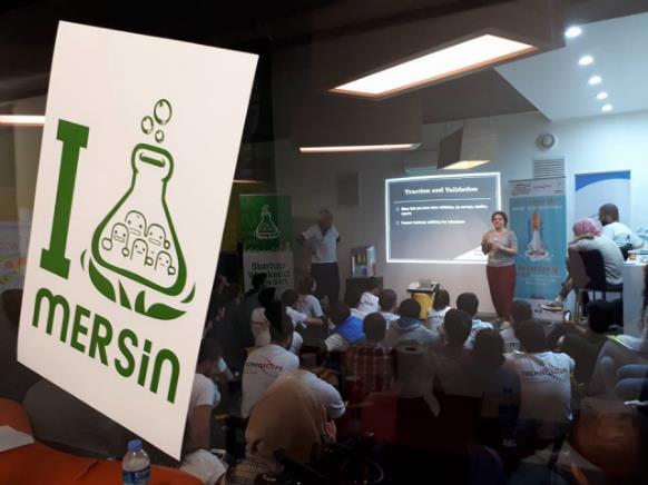 Kalkınma için Teknoloji teması ile Çukurova Kalkınma Ajansı binasında girişimci gençlere kapılarını açan Startup Weekend Adana, katılımcılarına 48 saat içinde iş fikirlerini hayata geçirme şansı
