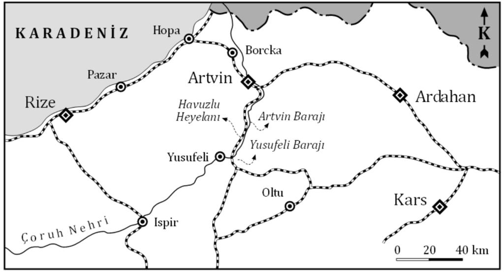 temelden 180 metre ve kret uzunluğu 277,90 m olan baraj, beton kemer tipindedir.