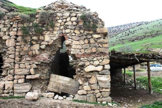 Kilise batı cephe alt kısım görünüşü.