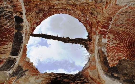 Foto.13: Kuzey Kilise iç mekan batıya bakış.