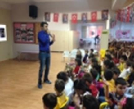 2016 tarihinde Zübeyde Hanım Anaokulu nda Sağlık Yüksekokulu öğrencileri ve Araş. Gör.