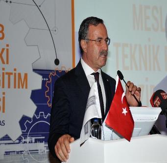 Sanayi ve Teknoloji Bakanı Faruk Özlü nün