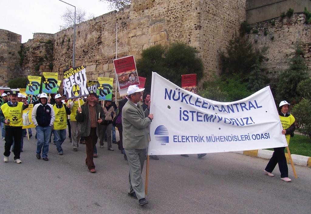 SİNOP, ÇERNOBİL OLMASIN! Sinop ta yapılması planlanan nükleer santral, çevre düzeni planlarında gizlenmeye devam ederken şimdiden 650.000 ağaçlık orman ekosistemi yok edildi.