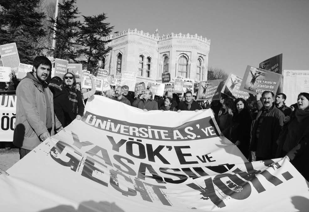 20 Yeni Demokrat Genclik DOSYA Yeni YÖK Yasa Taslağı ve Görevlerimiz Önümüzdeki süreçte, önemli gündem maddelerimizden birisi de yeni YÖK yasa taslağı olacaktır.