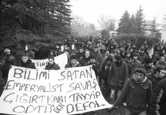 24 Yeni Demokrat Genclik ÜNİVERSİTELER BİZİMDİR söz ve eylem hakkı da biz de olmalıdır! Egemenlerin, halk kitlelerine yönelik neo-liberal saldırıları tüm şiddetiyle devam ediyor.