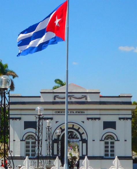 birçok Küba lı devrim kahramanının yattığı bir mezarlıktır. Jose Marti Küba nın İspanyol egemenliğinden çıkıp, bağımsızlığını ilan etmesindeki en büyük liderdir.