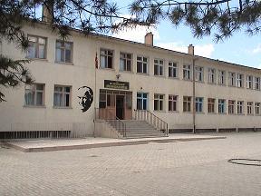 37 Ġlçe merkezi ilköğretim okullarında en fazla öğrenci KurtuluĢ-Ġhsan Küçükarslan; en az öğrenci ise GazipaĢa Ġlköğretim Okulunda yer almaktadır.