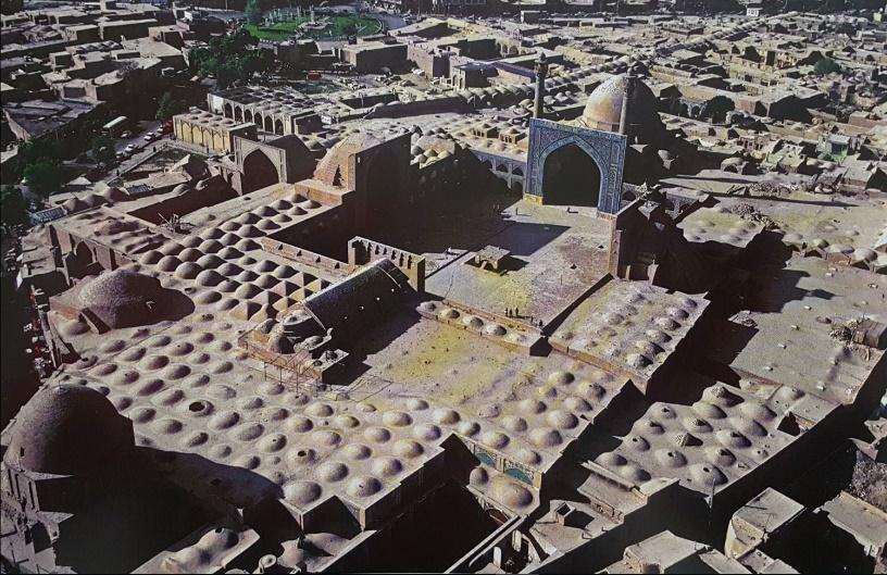 16 Fotoğraf-3: İsfahan Ulu Cami (Mescid-i Cuma Camii), İran, 1072-92 Kaynak: (Canby vd., 2016: 9).