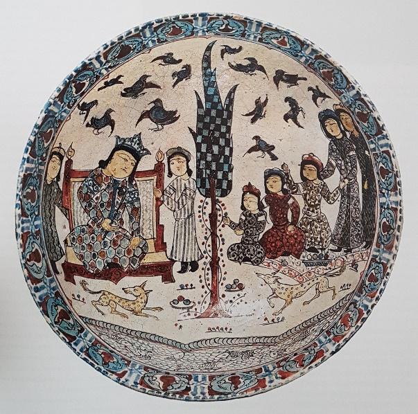 34 Fotoğraf-11: Minai dekorlu tabak, İran. XII - Erken XIII. yy. Kaynak: (Canby, 2016: 183).