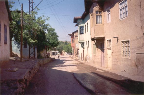 karıştığı Şorşor Deresi: Bu derenin suları Aksaray, Kızılay, Gümüşkavak mahalleleri tarım