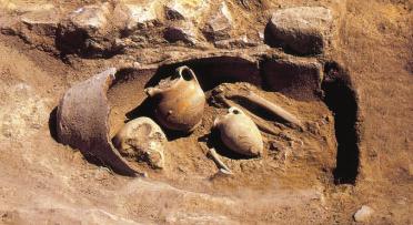 Fikri Kulakoðlu, Kayseri'de Arkeoloji müzesinin yetersiz, depolarýnýn aðzýna kadar dolu olduðunu ve Kültepe kazýsýndan çýkardýklarý eserleri, ne depolayacak ne de sergileyecek bir mekâna sahip
