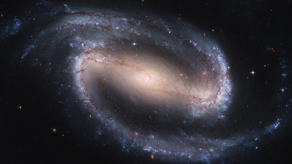 Galaksinin merkezinde yaşlı yıldızlar, kollarda ise daha genç yıldızlar bulunur. Samanyolu ve Andromeda Galaksisi, sarmal galaksilere örnektir. 1.