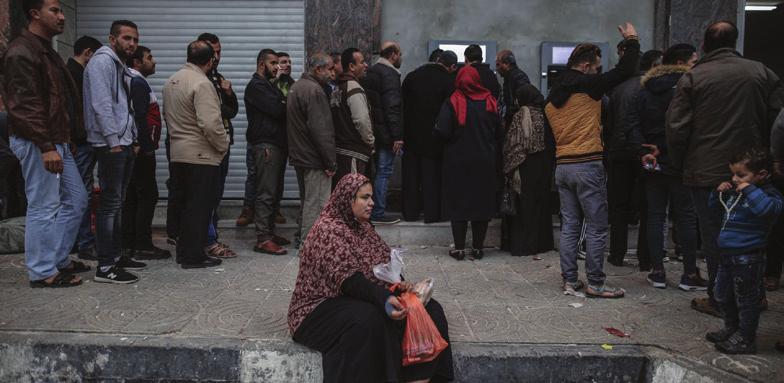 Gazze de İnsani Kriz Giriş İşgalci İsrail rejimi dışında Gazze nin dış dünya ile bağlantı kurabileceği tek nokta, Mısır-Gazze sınırındaki Refah kapısıdır.