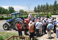 İrfan ÖZBERK ile Dicle Üniversitesi Ziraat Fakültesi Öğretim Üyeleri Doç. Dr. Cuma AKINCI ve Prof. Dr. Öner ÇETİN de eğitime iştirak etmişlerdir.