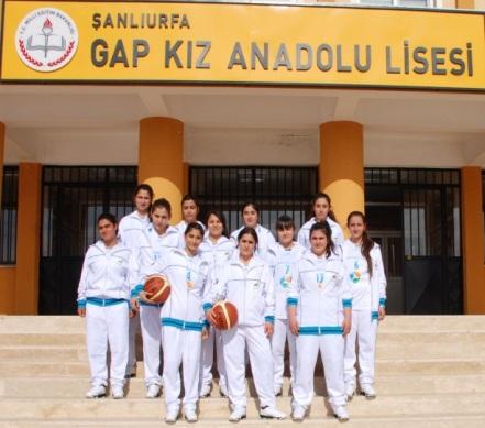 kitlelere önemli mesajlar iletmek amacıyla Şanlıurfa ilinde iki okulun spor kulübüne forma ilanı verilmesi planlamıştır.