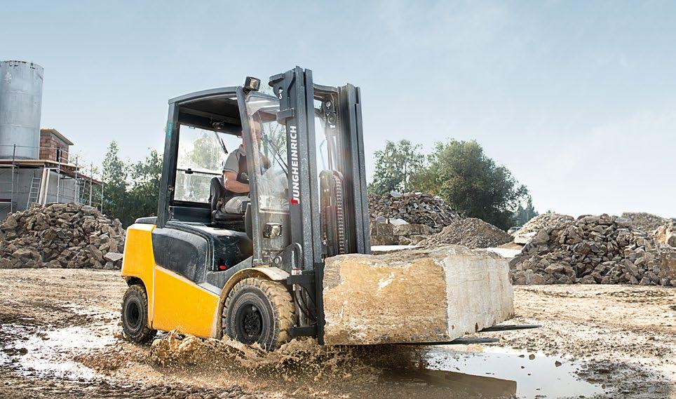 DFG/TFG 425/430/435 Standart teslimat kapsamı: A kolonunda tutamak. Takviyeli tavan. Load-Sensing teknolojisinde talebe göre kumanda edilen hidrolik direksiyon. Direksiyon kolonu eğimi ayarlanabilir.