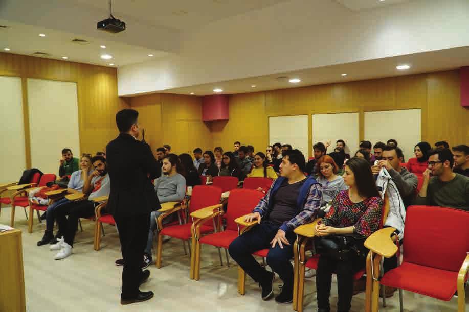 Açıköğretim Sistemi Öğrencileri AGH Programıyla 12 Aya Kadar Avrupa ya Gidebiliyor Anadolu Üniversitesi Açıköğretim Sistemine kayıtlı öğrenciler, Uluslararası İlişkiler Biriminin yürüttüğü projeler