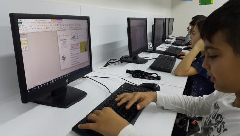 Biliġim Teknolojileri dersinde, Microsoft Office Publisher programında katlanabilir broşür hazırladık.