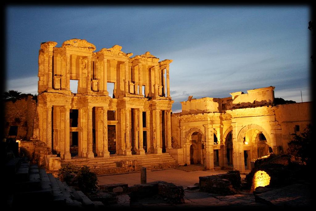 Efesin Tarihçesi MÖ 1050 yıllarında Yunanistan'dan gelen göçmenlerin de yaşamaya başladığı liman kenti Efes, MÖ 560 yılında Artemis Tapınağı çevresine taşınmıştır.