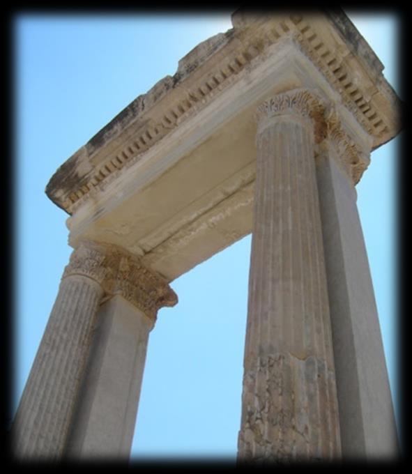 Hellenistik ve Roma çağlarında en görkemli dönemlerini yaşayan Efes, Asya eyaletinin başkenti ve en büyük liman kenti olarak 200.000 kişilik nüfusa sahipti.