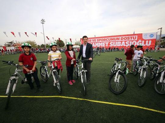 Dr. Samim Gök ve Şirinköy stadlarımız her gün antremanlar ve maçlarla halkımıza hizmet vermektedir.