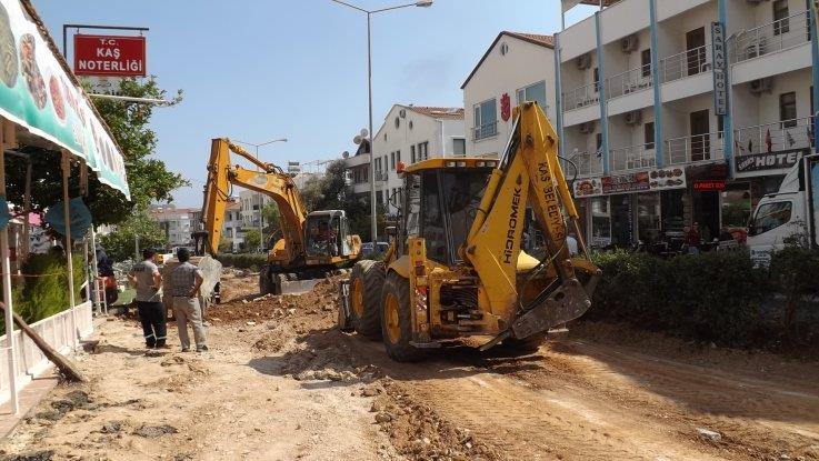 893m2 parke taşı ile 4382 m bordür taşı imalatı tamamlanmıştır.