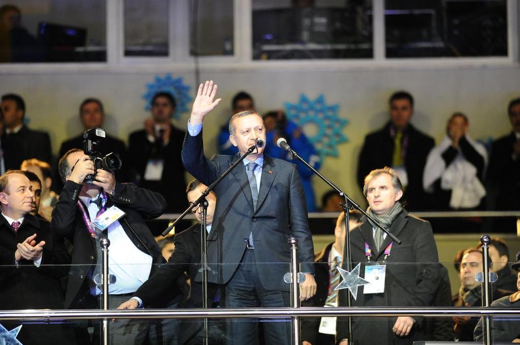 "KIŞ OLİMPİYATLARININ TAKİPÇİSİ OLACAĞIZ" Başbakan Erdoğan, Dünya Üniversiteler Kış Oyunlarına dünyanın 5 kıtasından 50 ülkeden 3 binin üzerinde sporcunun katıldığını ifade ederek, "Şu anda